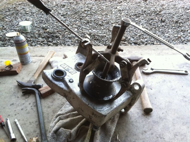 Zoom in SL555 windlass