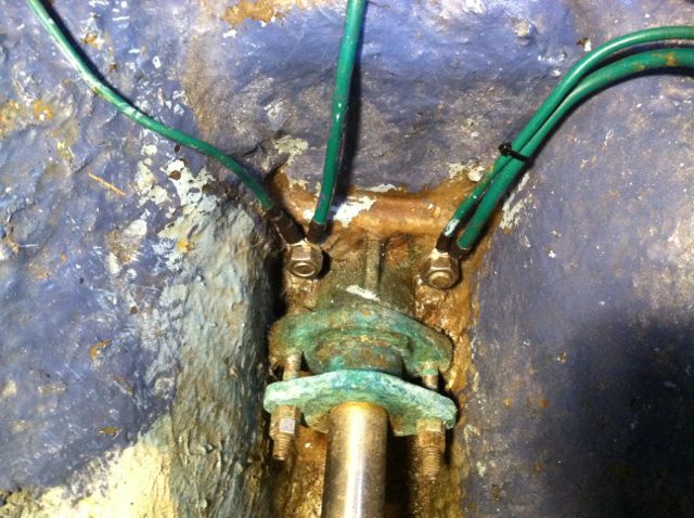 Zoom in Bonding wires reconnected to cutlass bearing