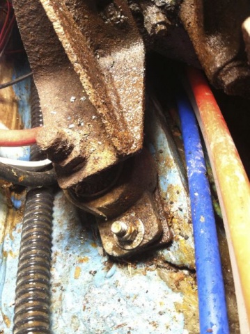 Zoom in Bad engine mount