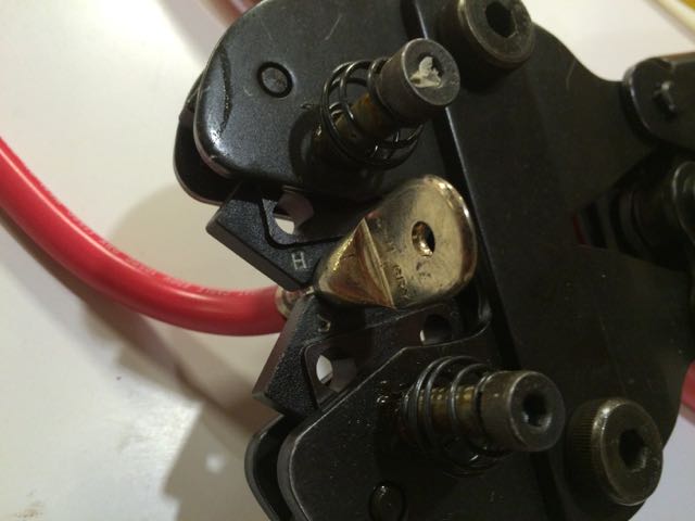 Zoom in Lug crimping