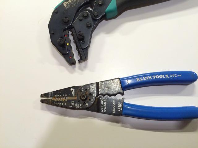 Zoom in wire crimping tools