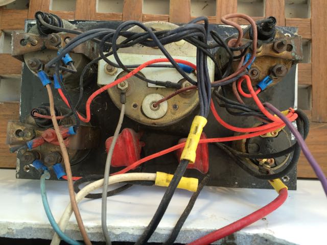 Zoom in engine control panel wiring