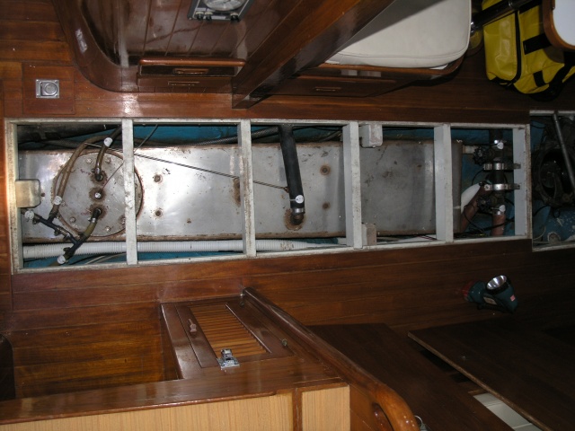 Zoom in Stainless steel water tank on Tayana 37 Ramble On